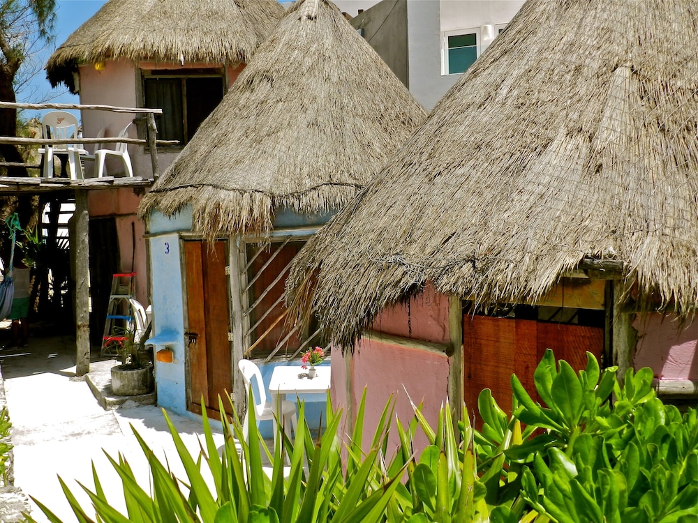 Acamaya Reef Cabanas - Caravan Park