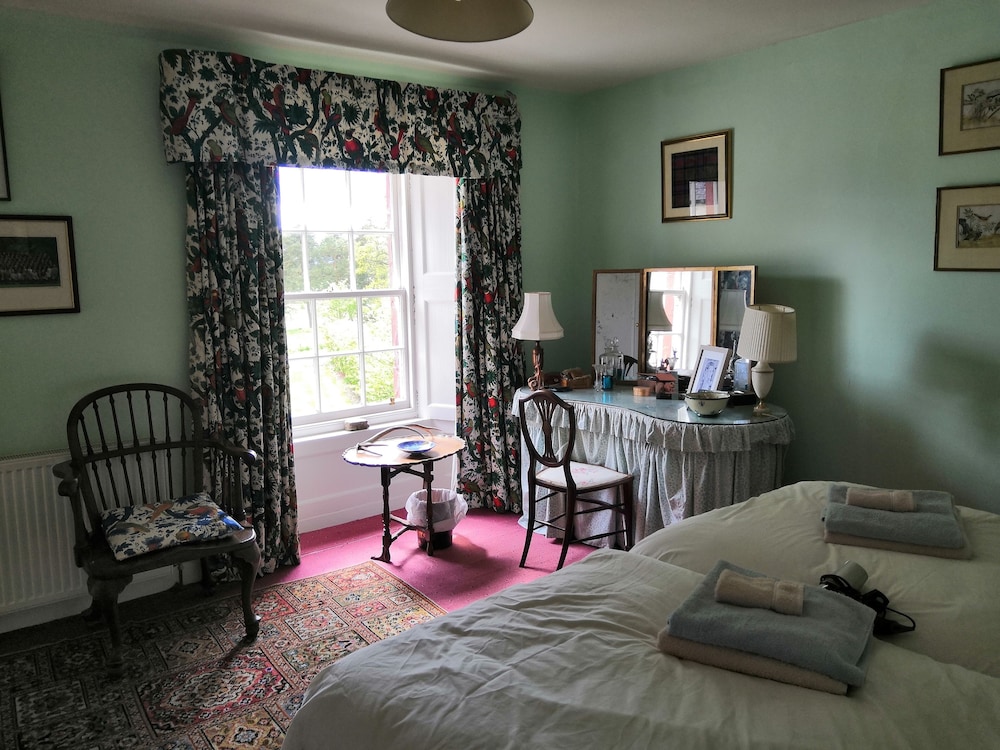 Beautiful 8-bed House in Angus view 2