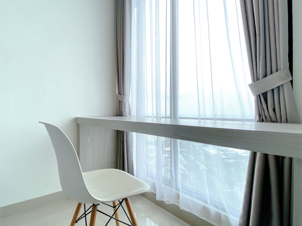 White Toned Studio At Lrt City Bekasi Apartment