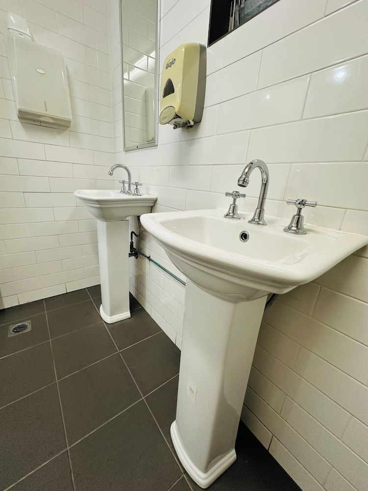 Mossman Exchange & Backpacker Resort