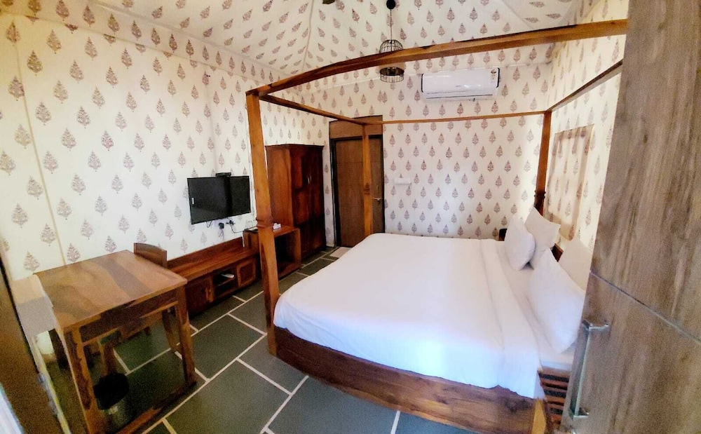 Aura Gold Resort