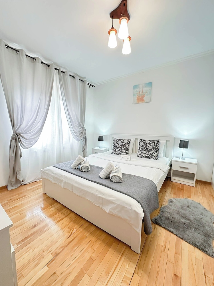 Sunrise Apartments City Center