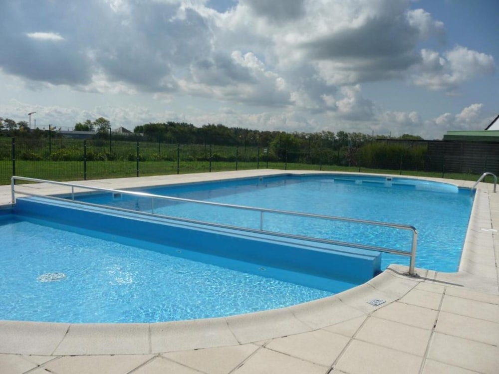 Cozy Holiday Home in Nieuwpoort With Swimming Pool