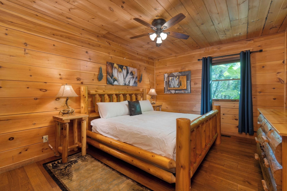Sleeps 26, 2 Homes Theater Room, Game Room, Hot Tub, Smoky Mountain Views