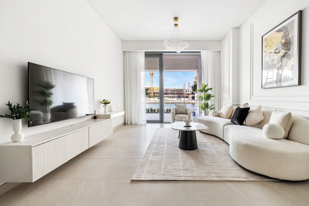 2BR M Huge Terrace Direct Canal Access