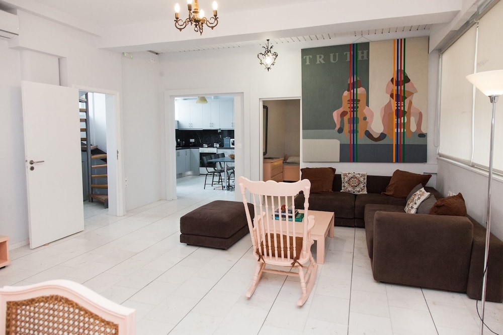Luxury maisonette in Ilioupoli view 4