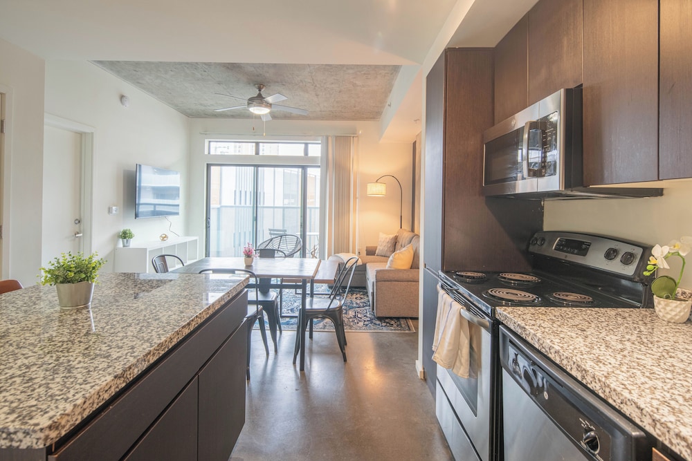 ROVE LIVING/KL - Roosevelt Point