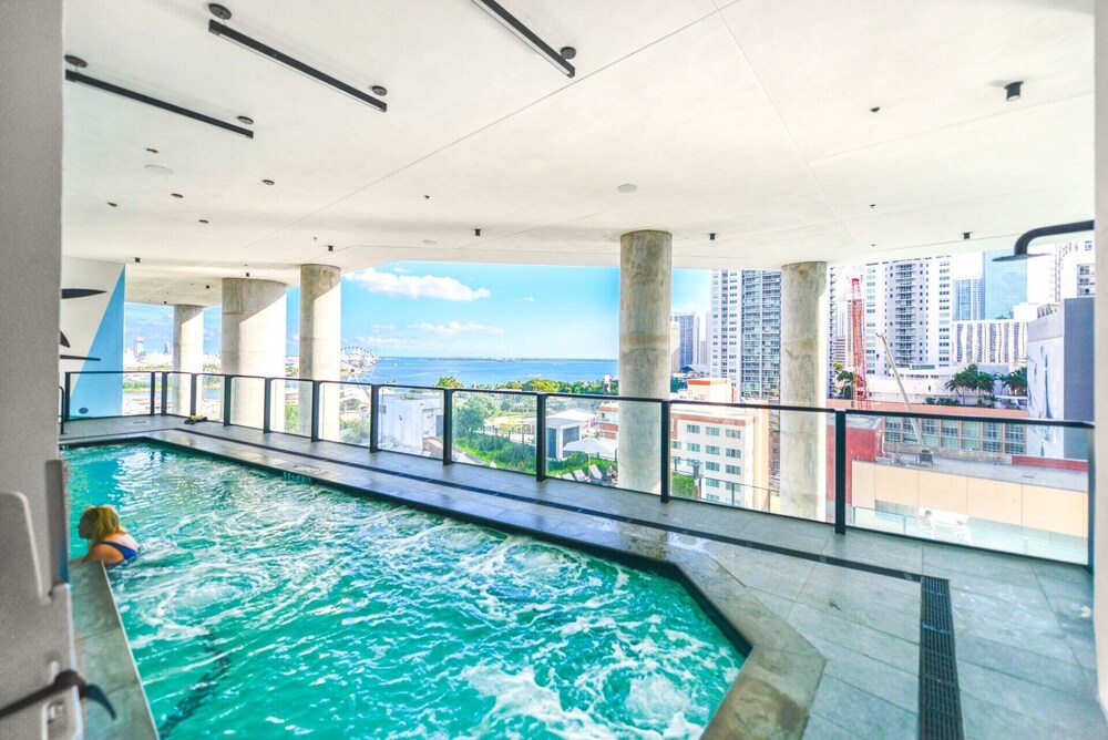 City & Bay Views in Downtown Miami