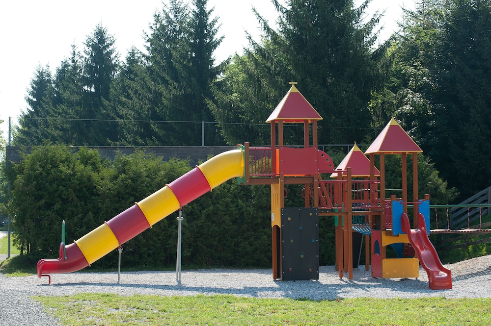 Schluga Spa Apartments & Mobile Homes