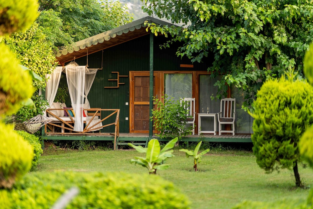 Etenna Beach Bungalows - Image 52