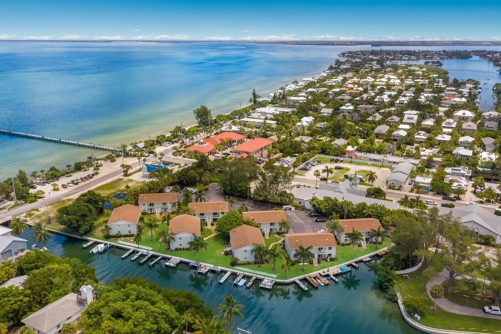 Coconut Bayou 2 Bedroom Home by RedAwning view 5