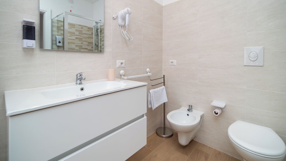 Lovely Rooms by Rentbeat