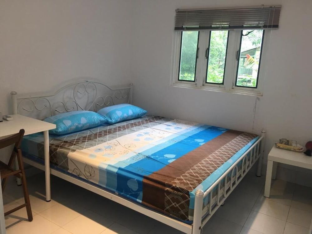 Roly Airport Residence