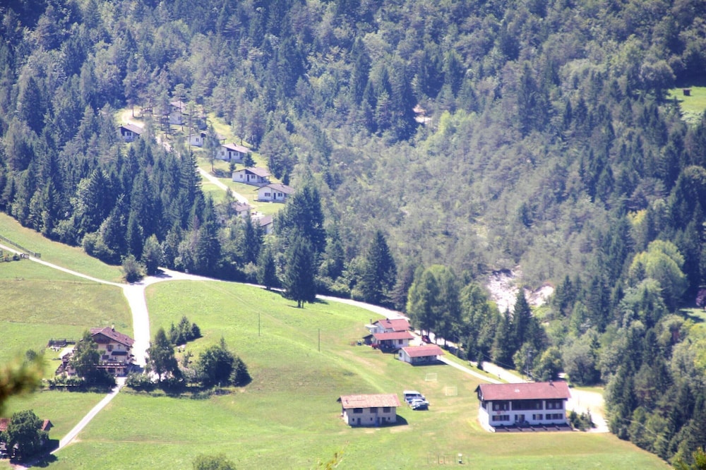 Photo 11
