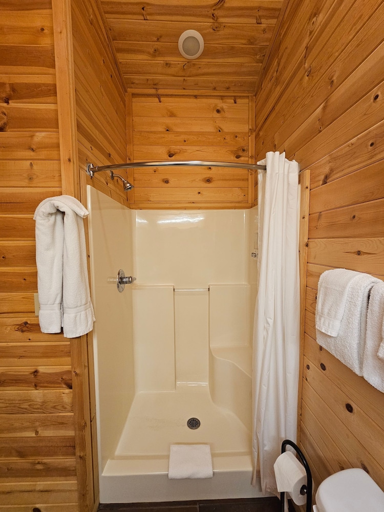 Honey Bear Haven Suite 5
