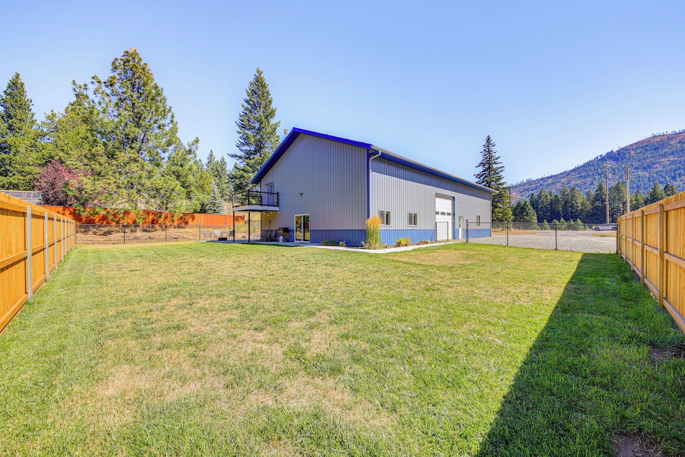 Idaho Retreat w/ Fire Pit - 2 Mi to Mcarthur Lake view 4
