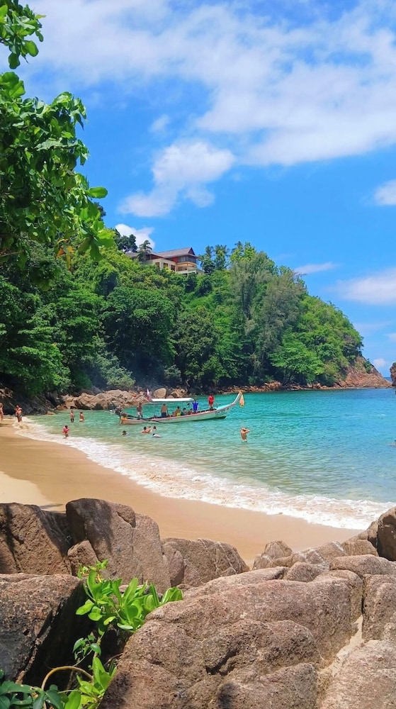 Fabulous 2br Pool Villa Walk to Bangtao Beach and Catch Club