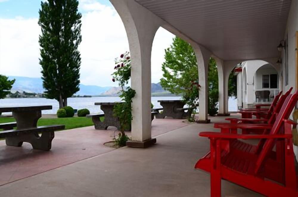 Sandy Beach Suites