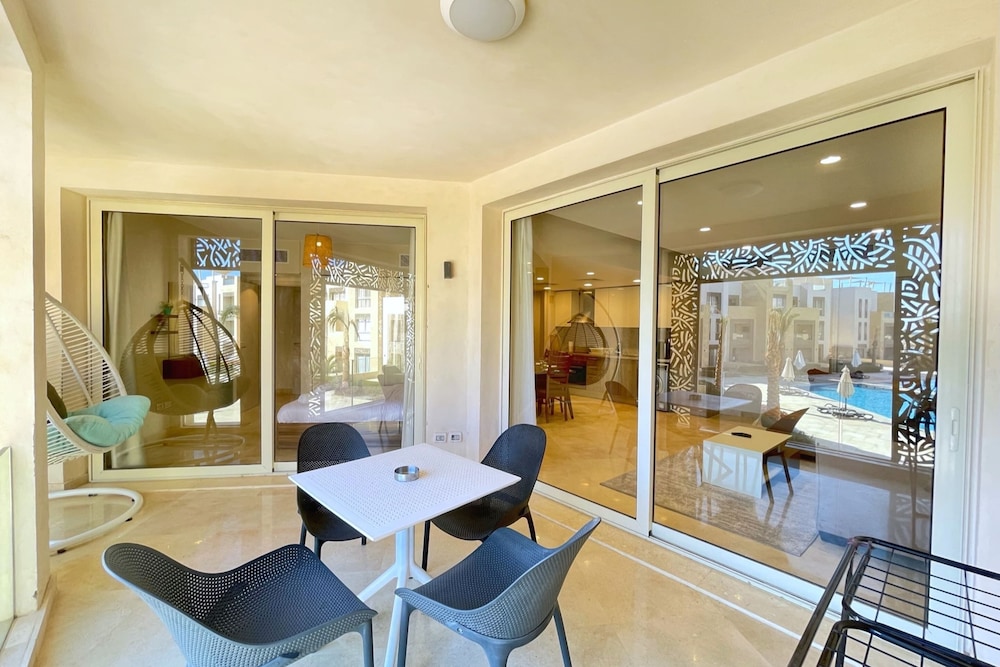 Xuru Stays I Homestyle 3BR Penthouse Pool & Beach View