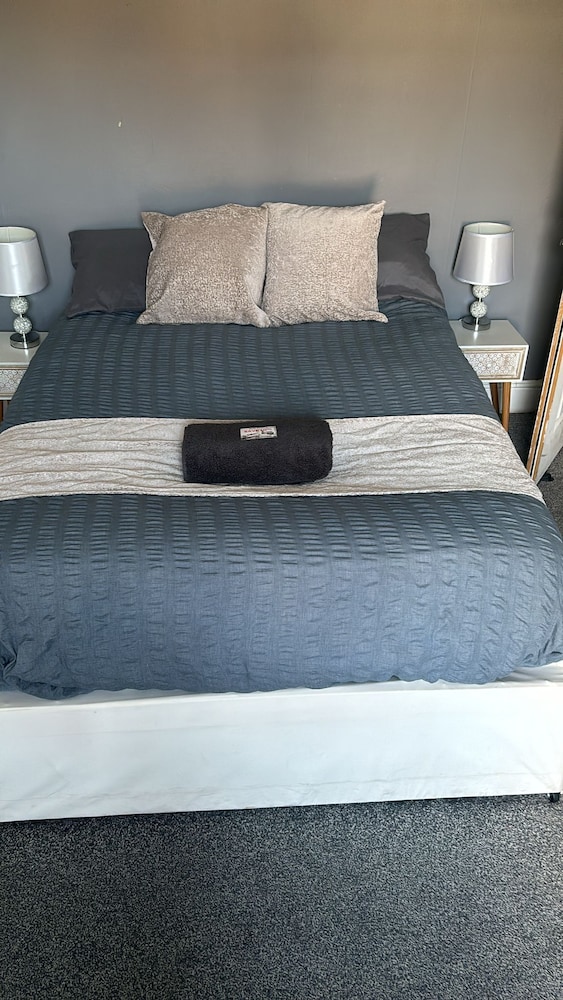 Lovable 1 Bedroom free wifi Parking F3