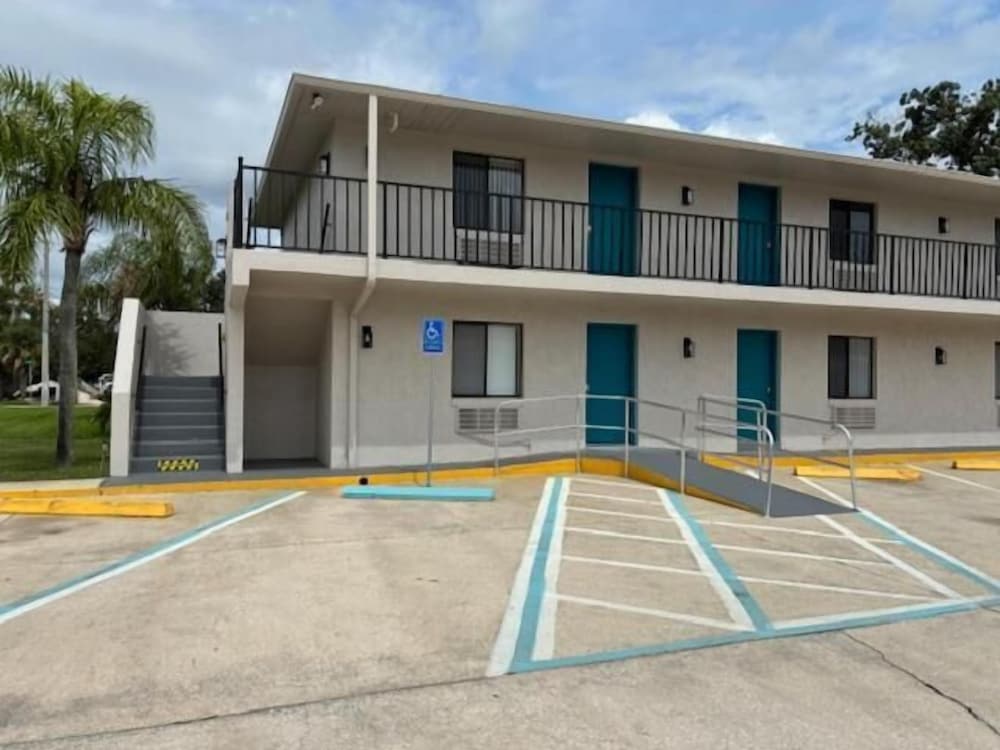 Sea Breeze Inn