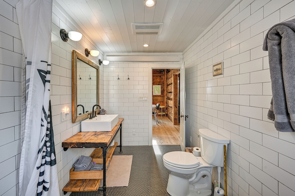 Historic Home Near Main Street Buena Vista!