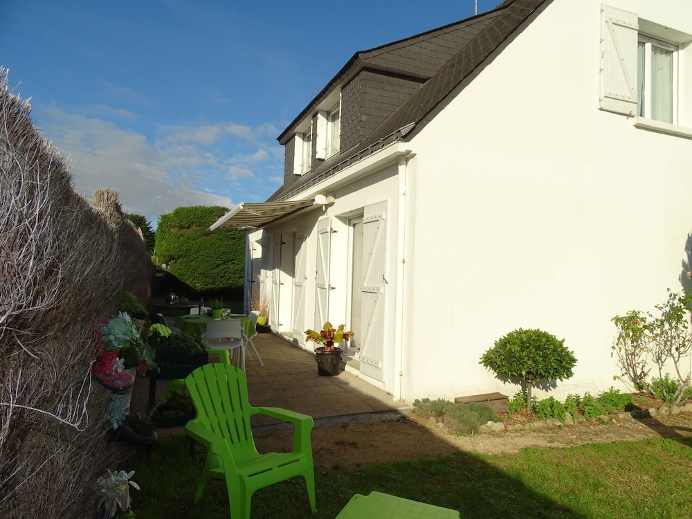 Holiday Home in Quiberon Near by Sandy Beaches