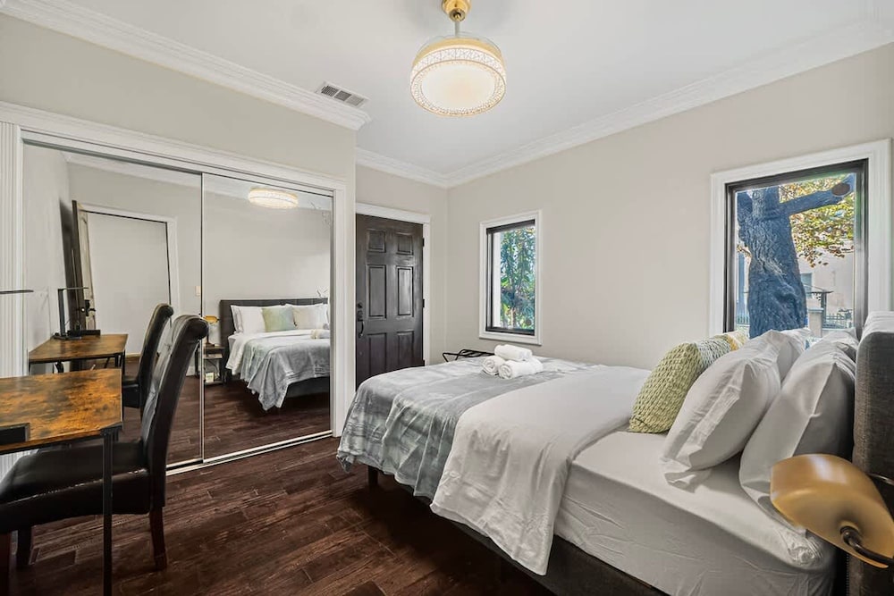 SJ Downtown 5 BR Stunning House