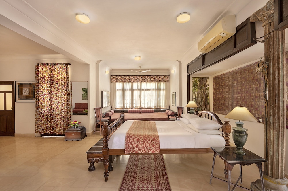 Neemrana Fort-Palace
