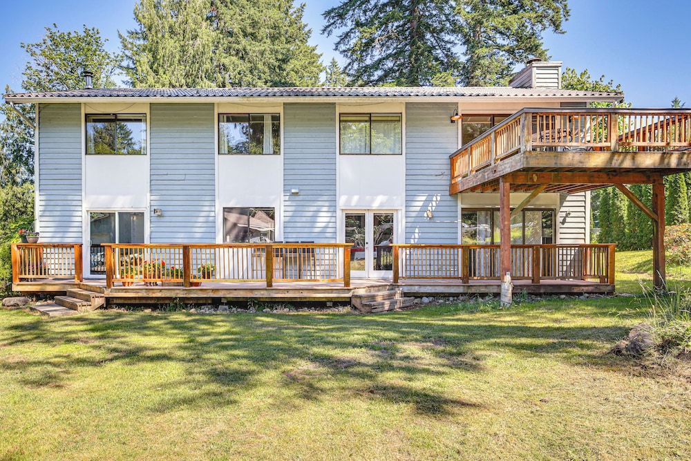Home on > 1 Acre of Woods in Seattle Suburbs!