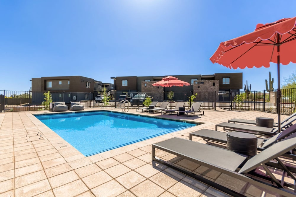 Macallister 1006 Close to Golf Mayo Heated Pool
