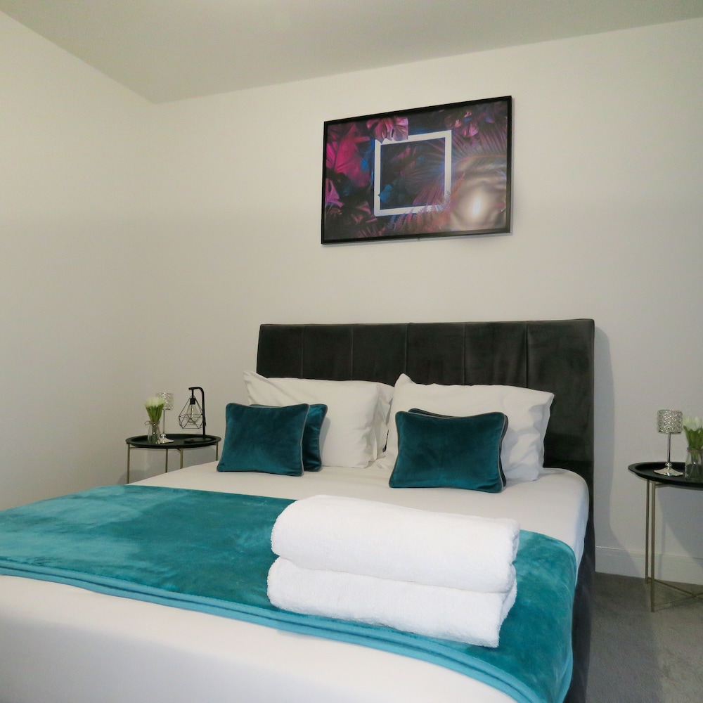 Tudors eSuites JQ Regency Kingsize view 2