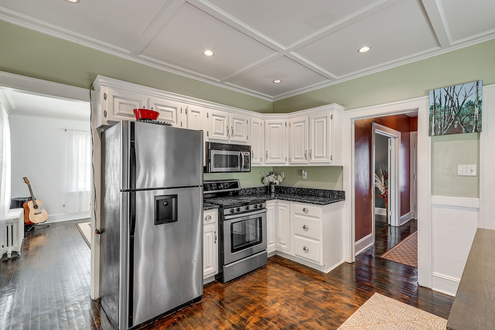 Charming Connecticut Retreat Near Museums Hiking - Property Image 8