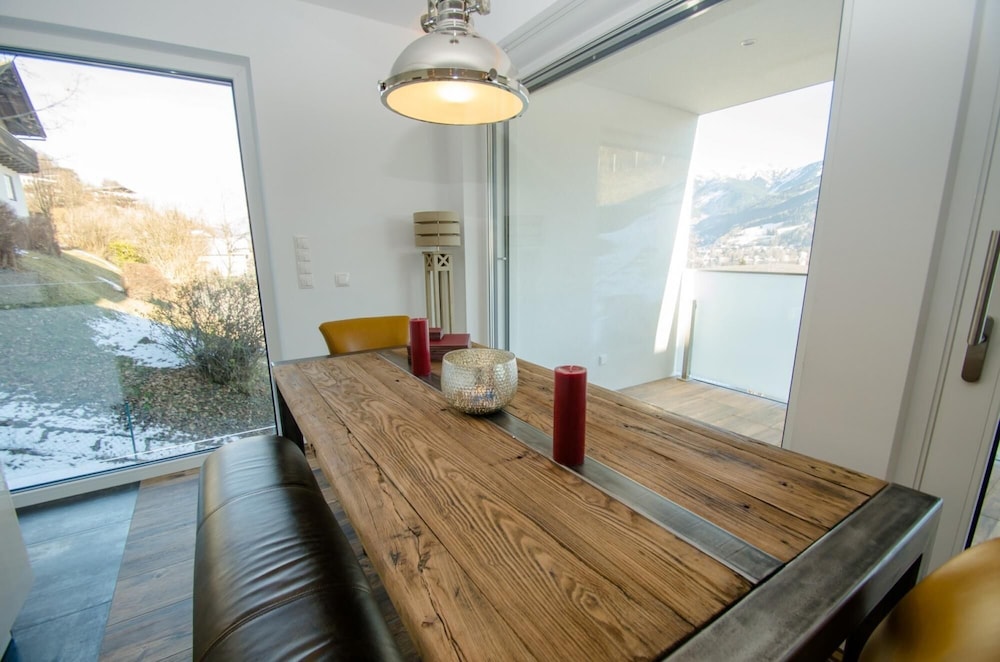 Superb Alpine Lodges Zell am See 4pax