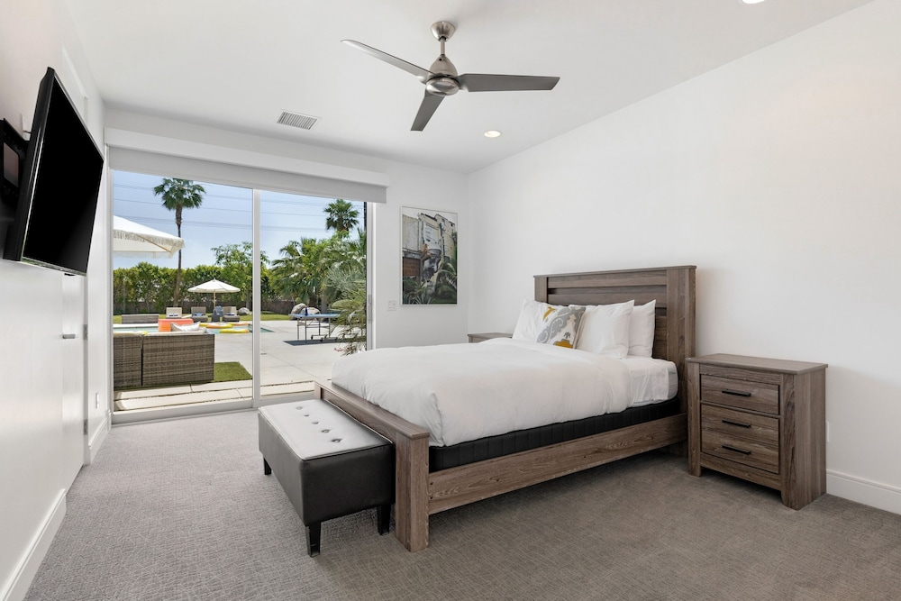 Polo Villa 7 by Avantstay Features Entertainer s Backyard Game Room 260316 5 Bedrooms