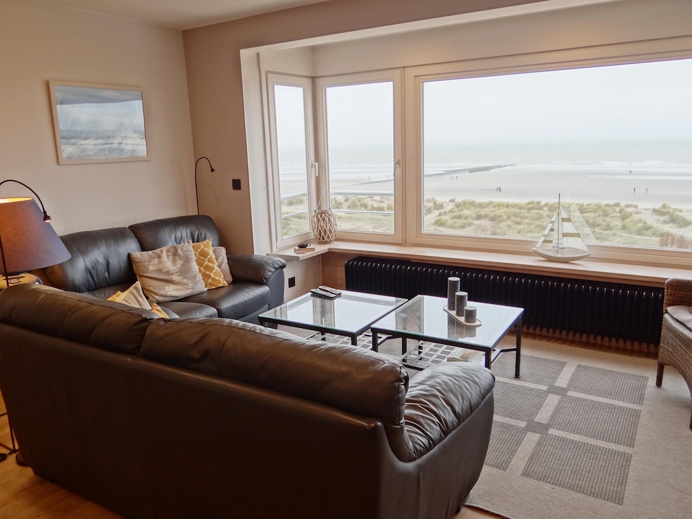 Apartment in Nieuwpoort With Ocean Views