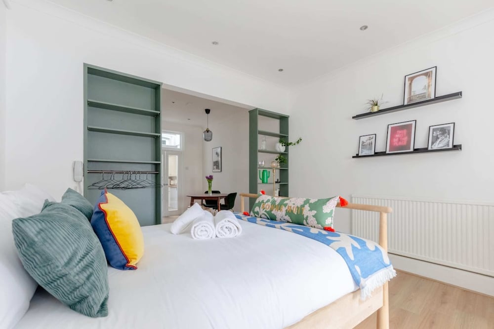 Central & Charmingly Curated 1BD Wifi Fulham