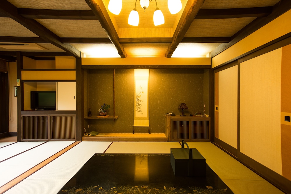 Minakamisanso