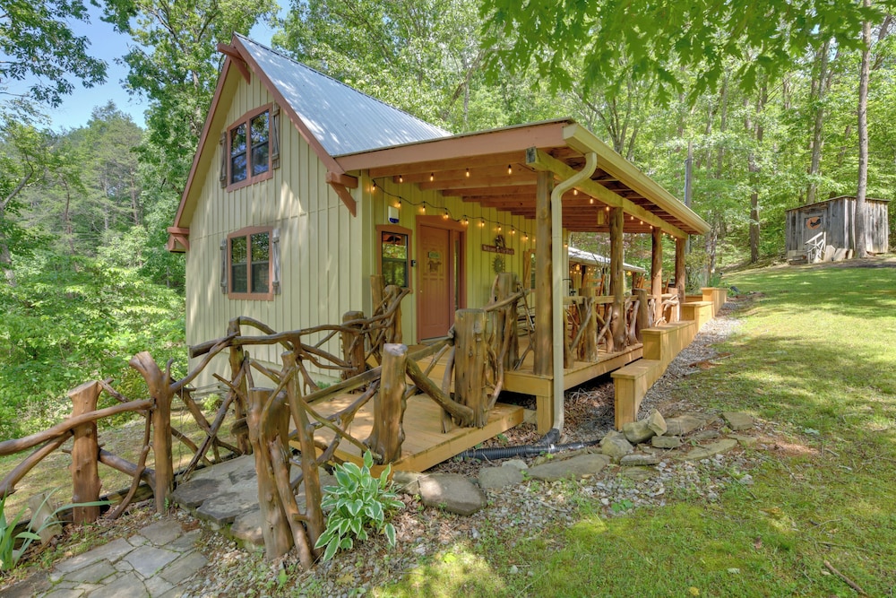 Relaxing Cosby Cabin w/ Fire Pit & Covered Porch! view 4