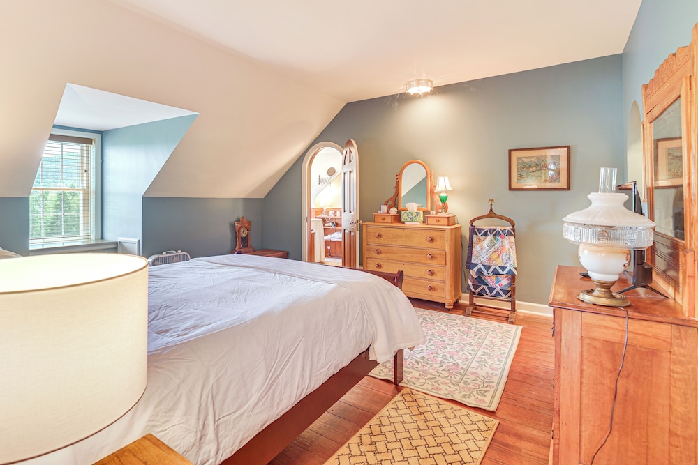Expansive Retreat on 280 Acres in Lake Placid!