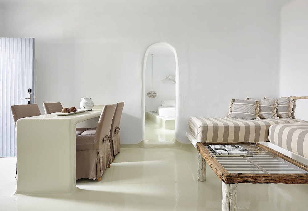 Artemis Seaside Resort