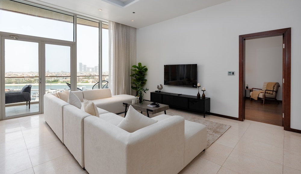 Tiara Residences - Mint Stay