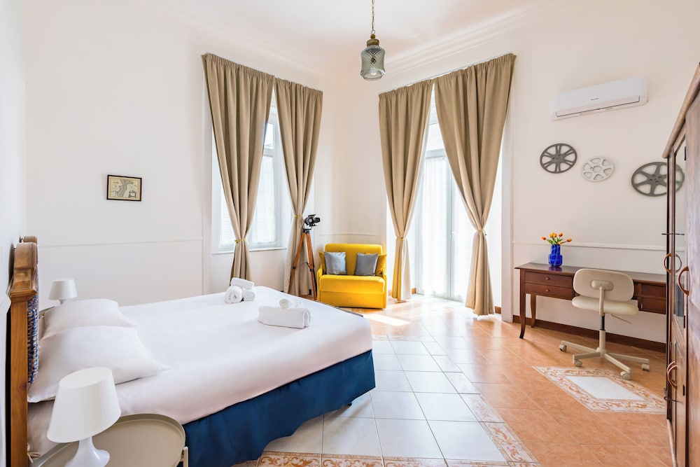 La Casa di Famiglia by Napoliapartments