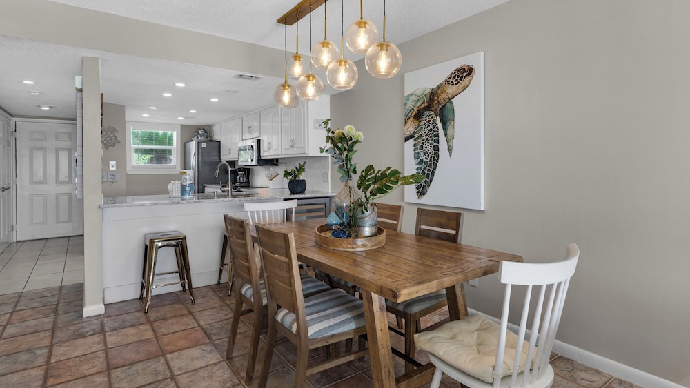 2BR Beachfront Townhome w/ Beach Service + Free Attraction Tickets!