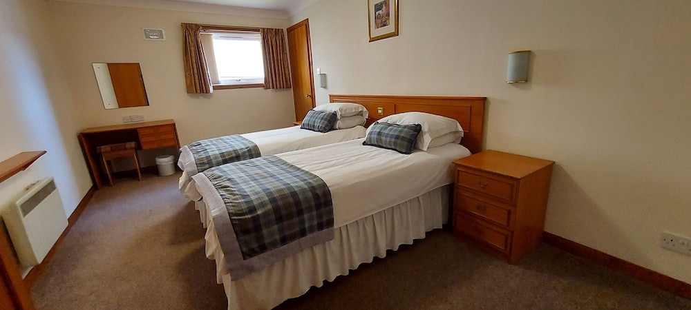 Loch Rannoch Highland Club Red Squirrel Lodge 07