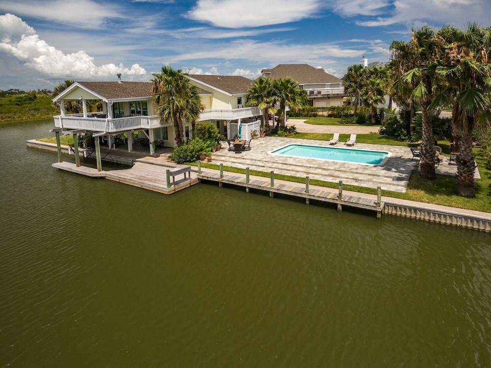 Luna Mar by Ryson Vacation Rentals