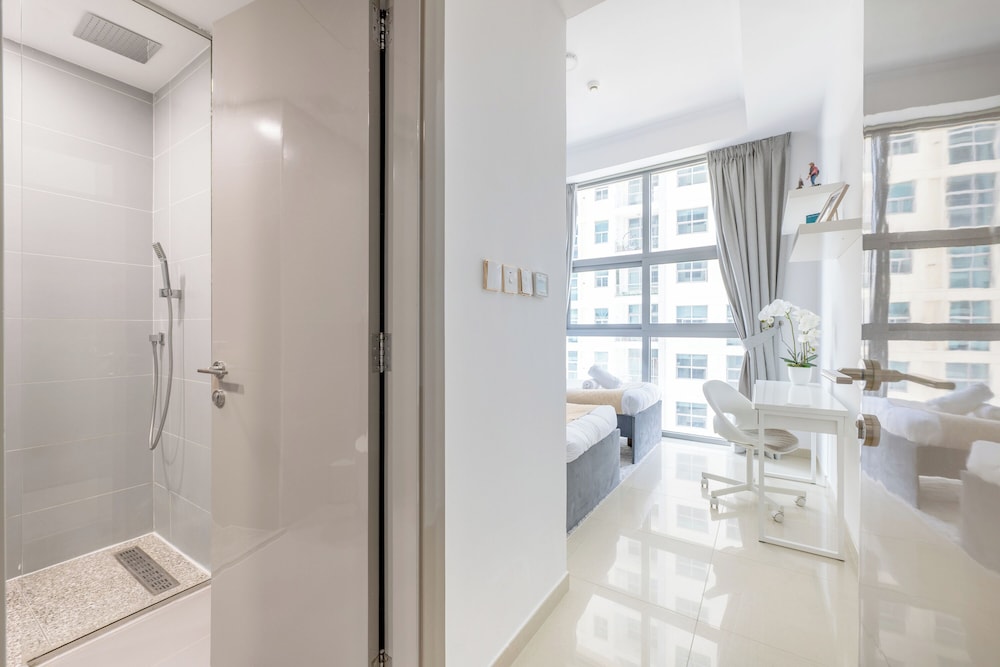 Waterfront 3BR with Marina View at DEC