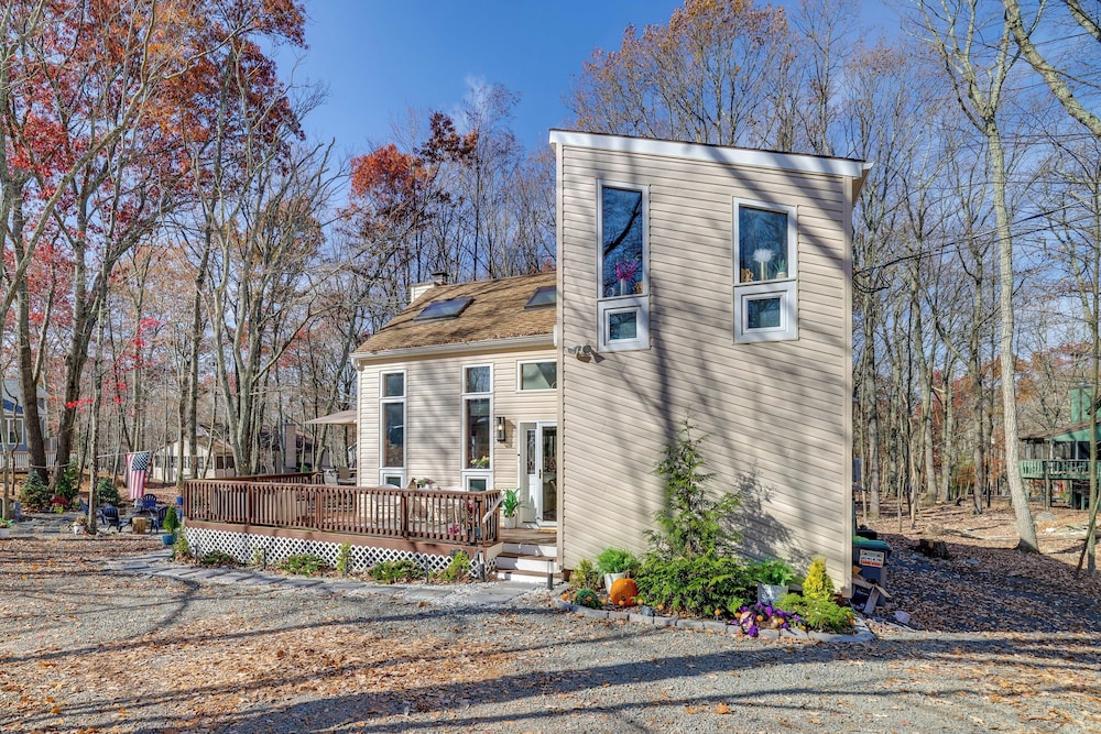 Grill & Games: Family Home in East Stroudsburg!