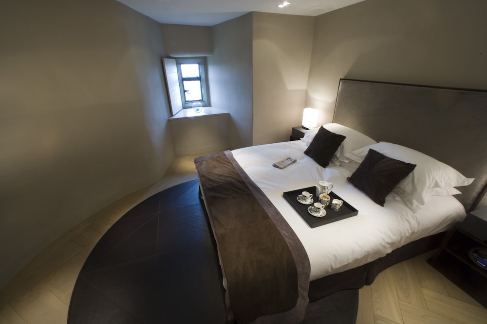Roch Castle Hotel