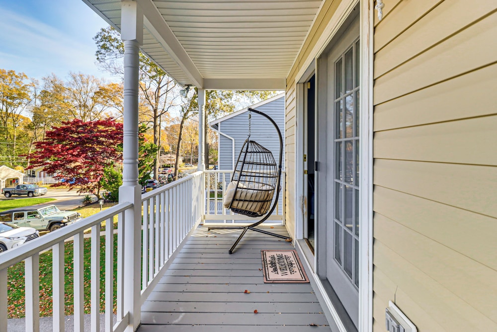 Walk to Lake & Boat Ramp: Central Gem in Annapolis